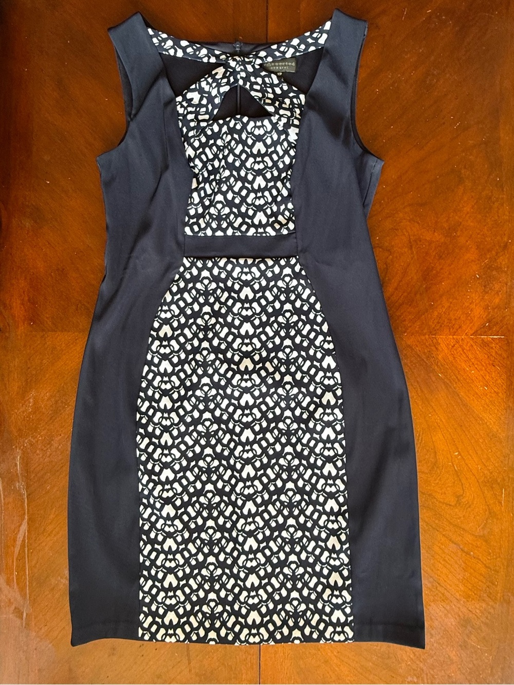 connected apparel Navy Sheath Dress with White Geometric Panel